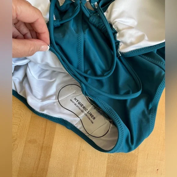 NWT* ๐๏ธCupshe Teal Green O-Ring Cutout One Piece Swimsuit NEW Size Medium ๐ - Picture 13 of 13